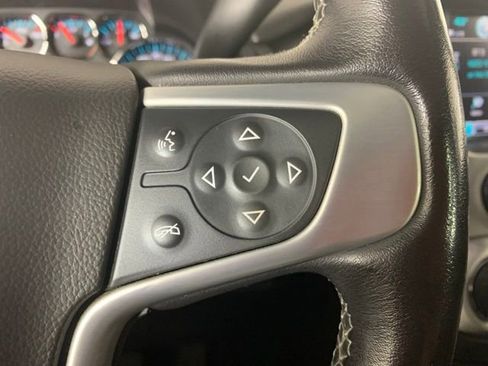 Used 2018 GMC Yukon XL SLT w/ Open Road Package AWD/4WD image 22