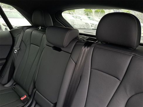 Used 2025 Audi Q8 Premium w/ Convenience Package image 28