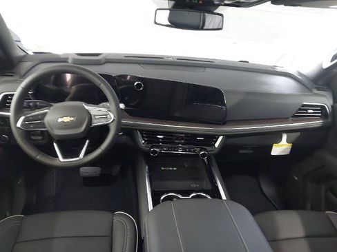 New 2026 Chevrolet Suburban Premier w/ Sun And Tow Package AWD/4WD image 5