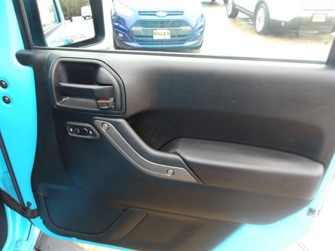 Used 2018 Jeep Wrangler Unlimited Sport S AWD/4WD image 9