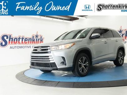 Used 2018 Toyota Highlander LE