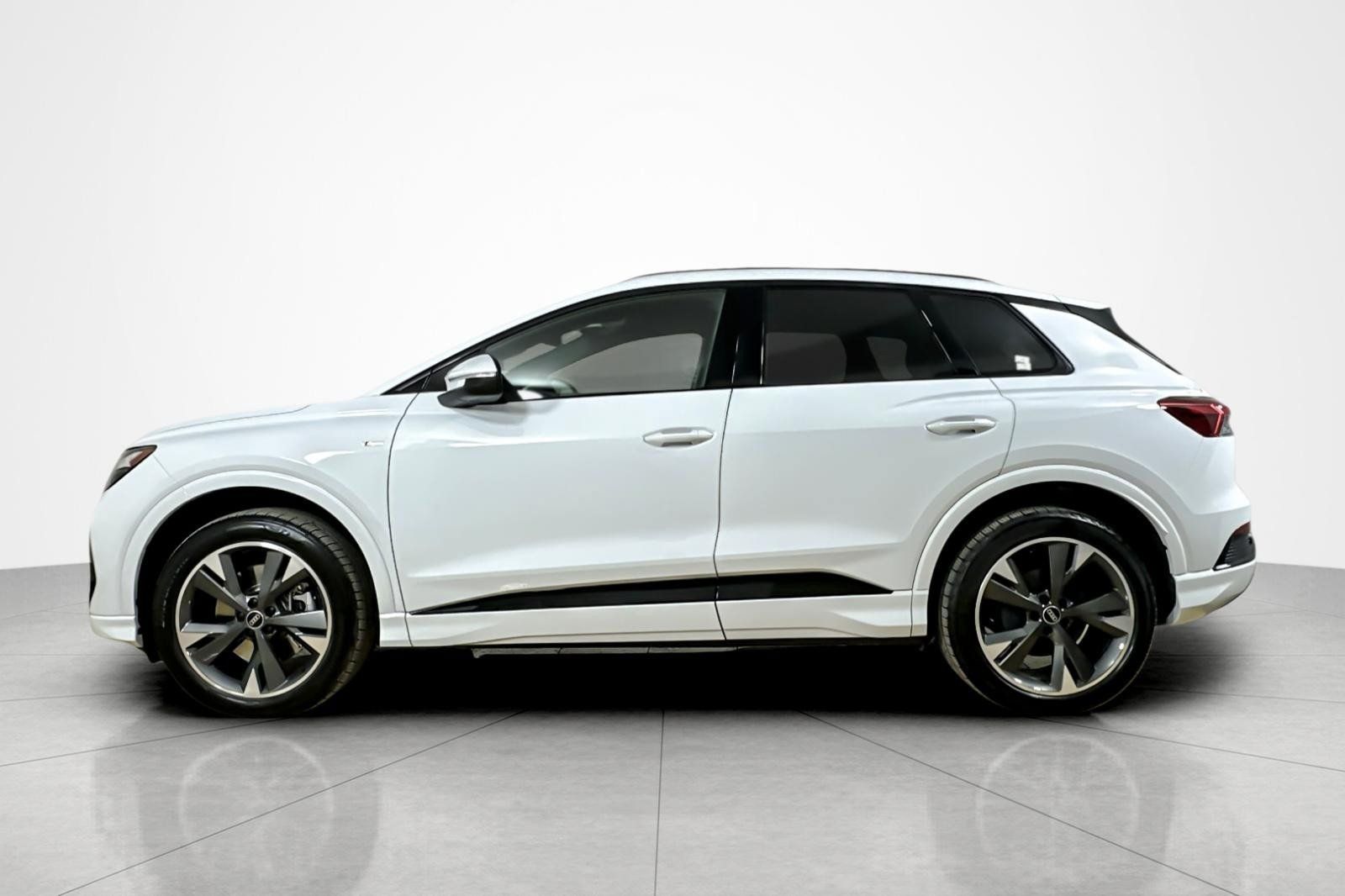 Certified 2023 Audi Q4 e-tron Premium w/ Convenience Package AWD/4WD image 2