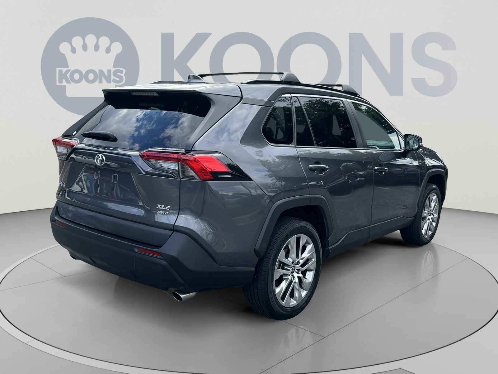 Used 2021 Toyota RAV4 XLE Premium AWD/4WD image 7