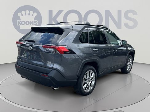 Used 2021 Toyota RAV4 XLE Premium AWD/4WD image 7