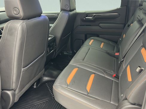 Used 2023 GMC Sierra 1500 AT4 w/ Technology Package AWD/4WD image 11