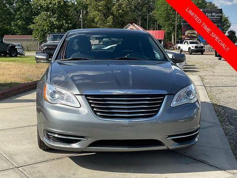 Used 2012 Chrysler 200 Touring image 2