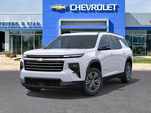 New 2026 Chevrolet Traverse LT FWD image 6