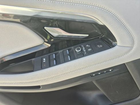 Used 2020 Land Rover Range Rover Evoque SE AWD/4WD image 12