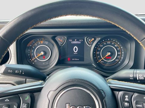 Used 2024 Jeep Gladiator Sport AWD/4WD image 12