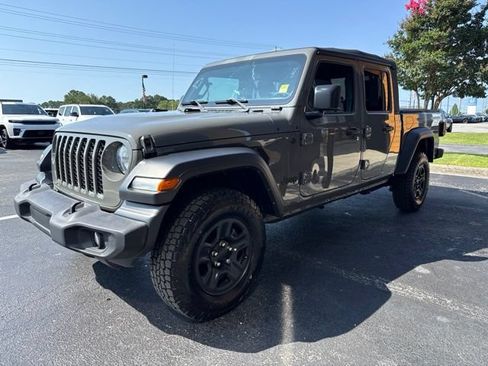 Used 2022 Jeep Gladiator Sport w/ Trailer Tow Package AWD/4WD image 4