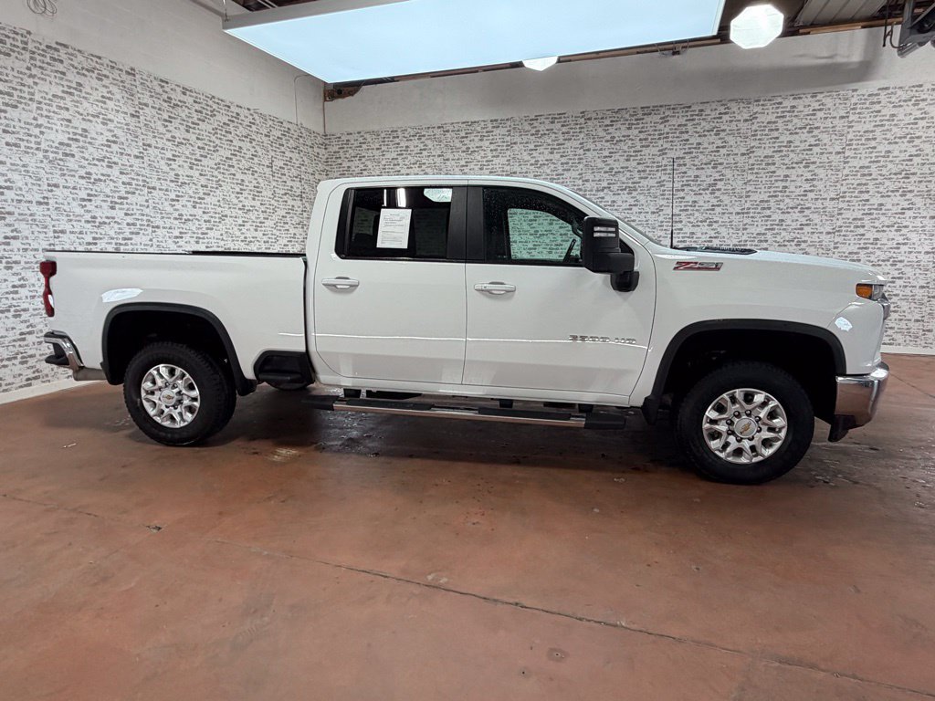 Used 2022 Chevrolet Silverado 2500 LT w/ Convenience Package AWD/4WD image 6