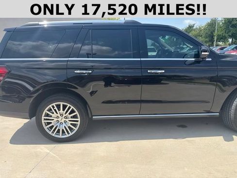 Used 2023 Ford Expedition Limited RWD image 2