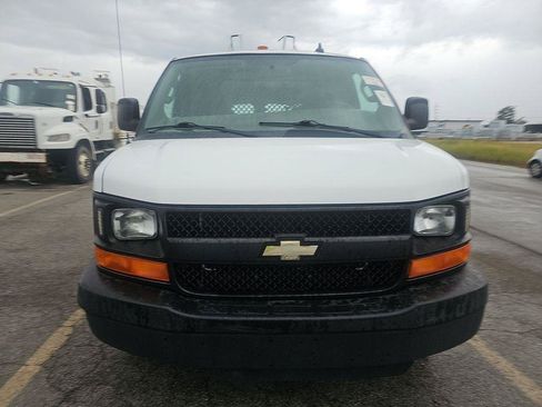 Used 2016 Chevrolet Express 2500 Extended RWD image 2
