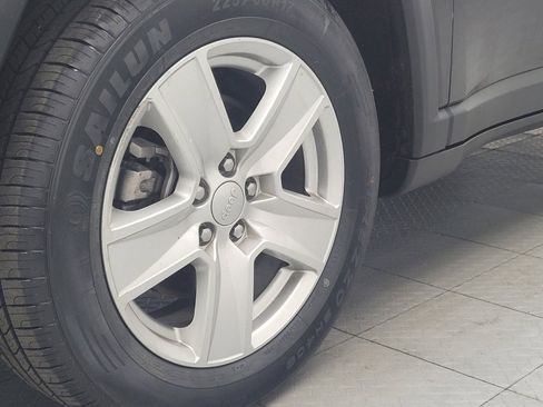 Used 2022 Jeep Compass Latitude w/ Sun and Sound Group FWD image 31