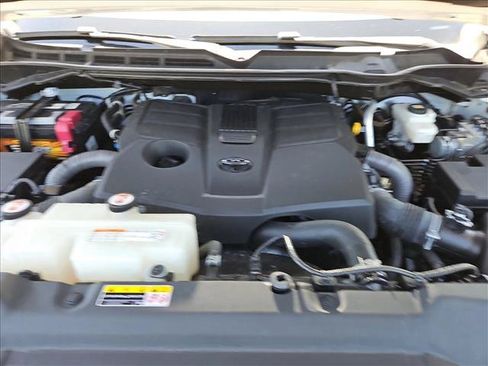 Used 2022 Toyota Tundra SR5 w/ SR5 Convenience Package RWD image 24