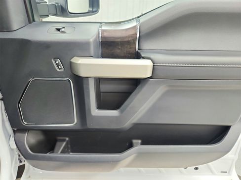 Used 2022 Ford F250 Lariat w/ Lariat Value Package image 47