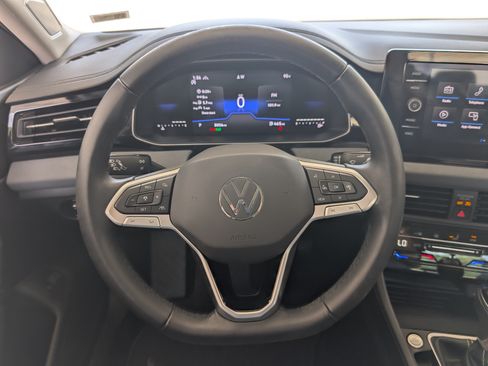 Used 2025 Volkswagen Jetta SE w/ Sunroof Package FWD image 24