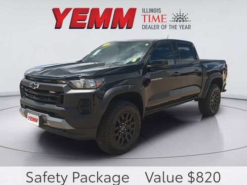 Used 2024 Chevrolet Colorado Trail Boss w/ Technology Package AWD/4WD image 4