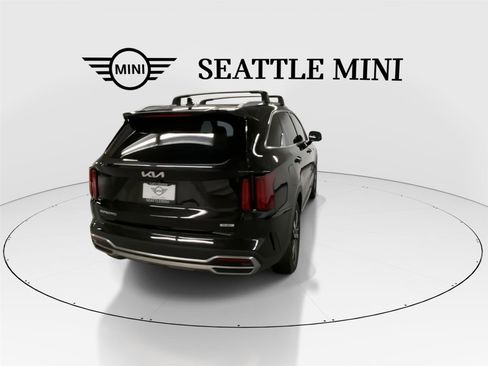 Used 2023 Kia Sorento SX Prestige image 10
