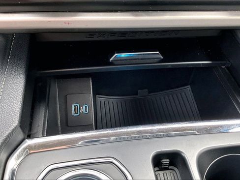 Used 2024 Ford Expedition Max XLT image 37