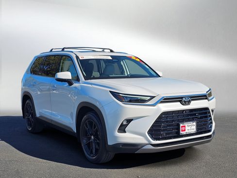 Used 2026 Toyota Grand Highlander Limited image 7