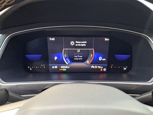 Used 2022 Volkswagen Tiguan SE image 16