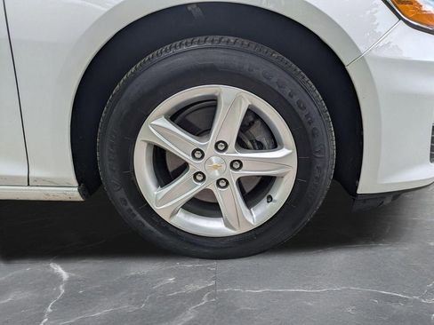 Used 2022 Chevrolet Malibu LS FWD image 31
