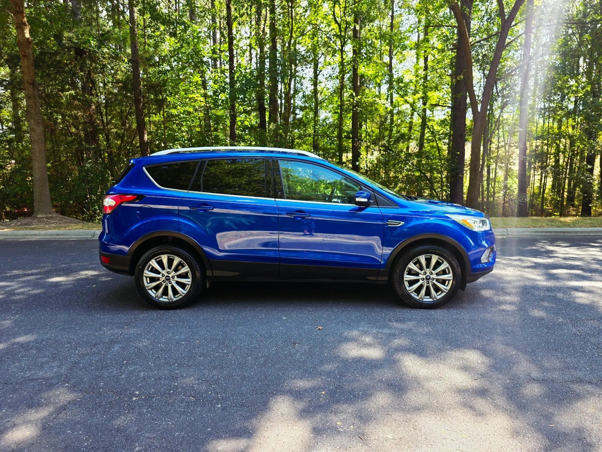 Used 2017 Ford Escape Titanium FWD image 5