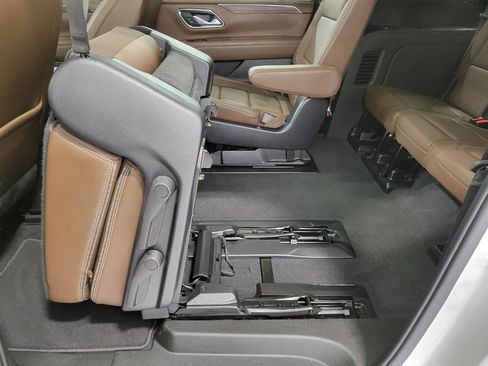 Used 2022 Chevrolet Suburban High Country AWD/4WD image 26