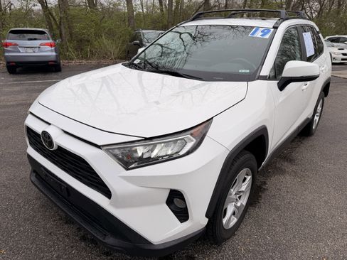Used 2019 Toyota RAV4 XLE w/ Convenience Package image 7