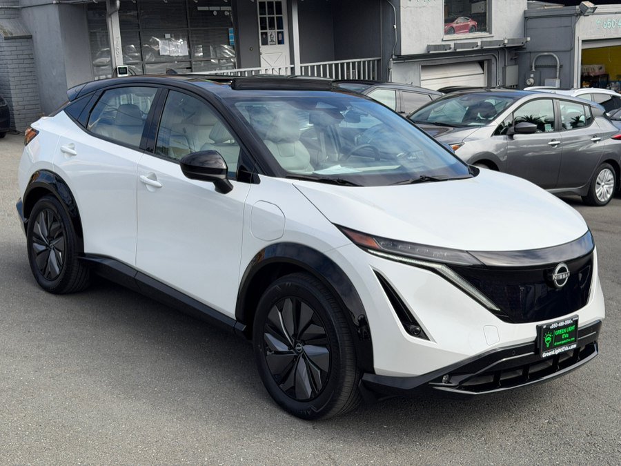 Used 2024 Nissan Ariya AWD image 3