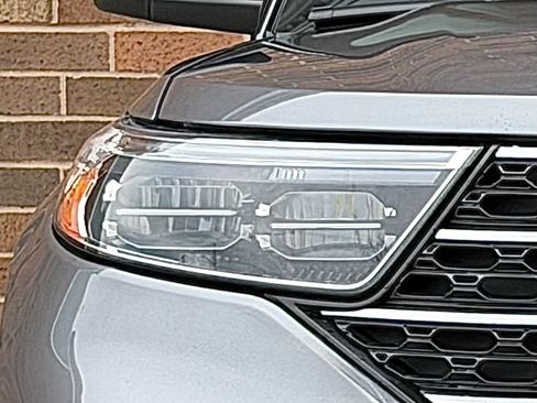 Used 2022 Ford Explorer XLT w/ Equipment Group 202A image 12