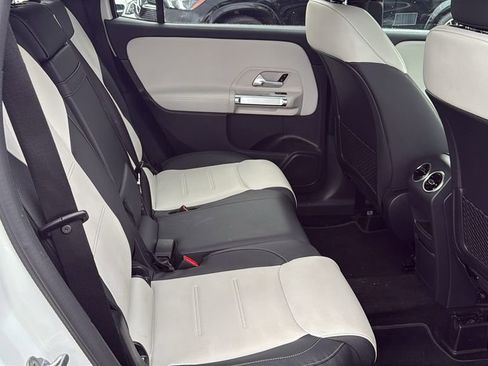 Used 2023 Mercedes-Benz GLB 250 GLB 250 image 13