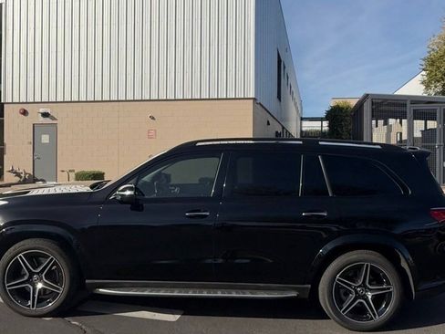 Used 2023 Mercedes-Benz GLS 450 4MATIC image 2