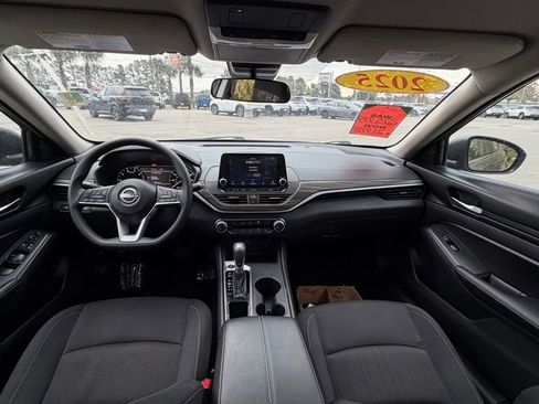 Certified 2025 Nissan Altima 2.5 SV FWD image 25