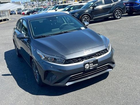Certified 2023 Kia Forte LXS w/ LXS Technology Package FWD image 7