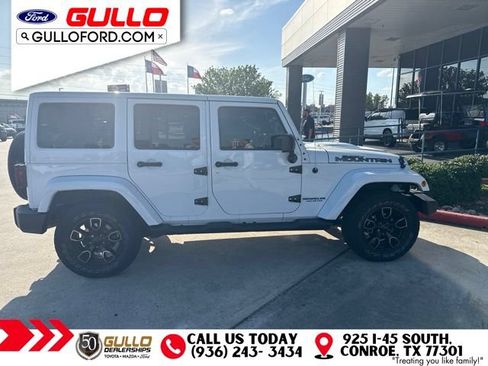 Used 2017 Jeep Wrangler Unlimited Sahara AWD/4WD image 4