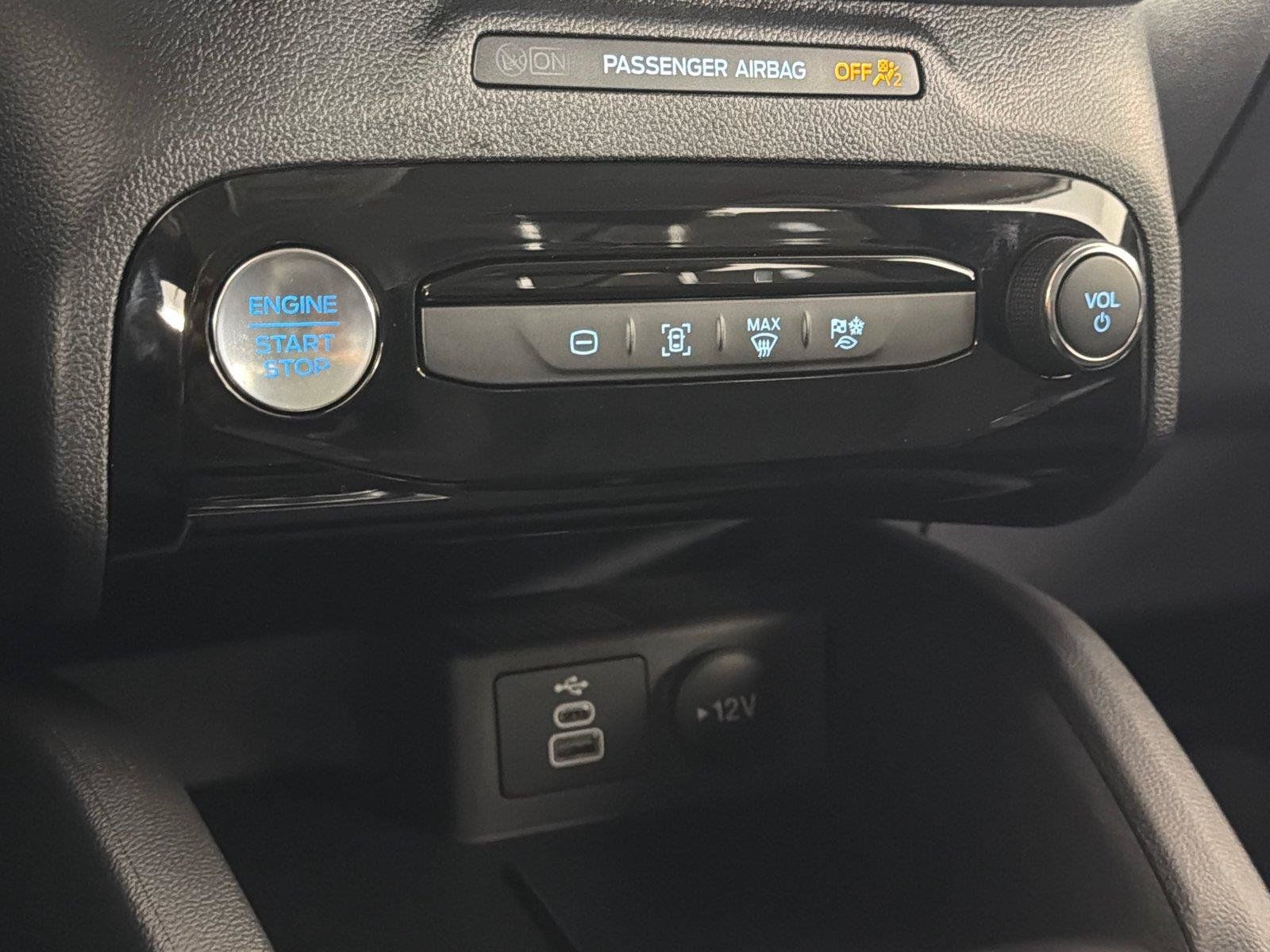 Used 2025 Ford Escape SE FWD image 24