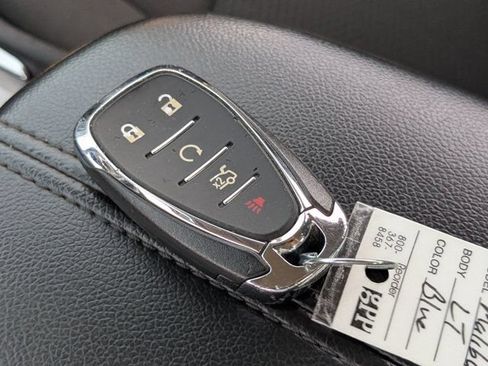 Used 2025 Chevrolet Malibu LT FWD image 22