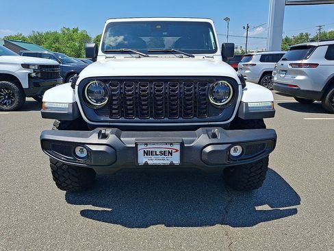 Used 2025 Jeep Gladiator Overland AWD/4WD image 35