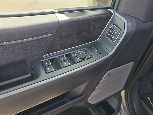 Used 2025 Ford F250 Lariat w/ Lariat Ultimate Package image 21