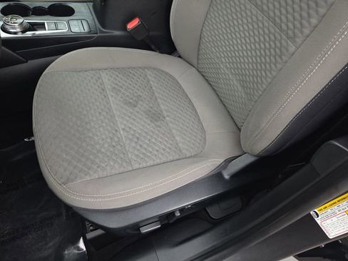 Used 2020 Ford Escape SE image 28