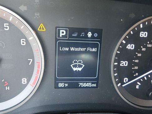 Used 2017 Hyundai Tucson SE w/ SE Popular Package 02 AWD/4WD image 3