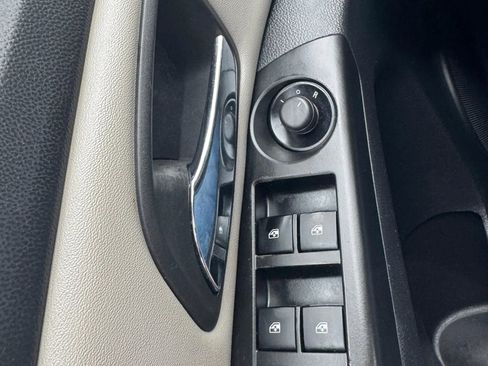 Used 2013 Chevrolet Cruze LS image 16