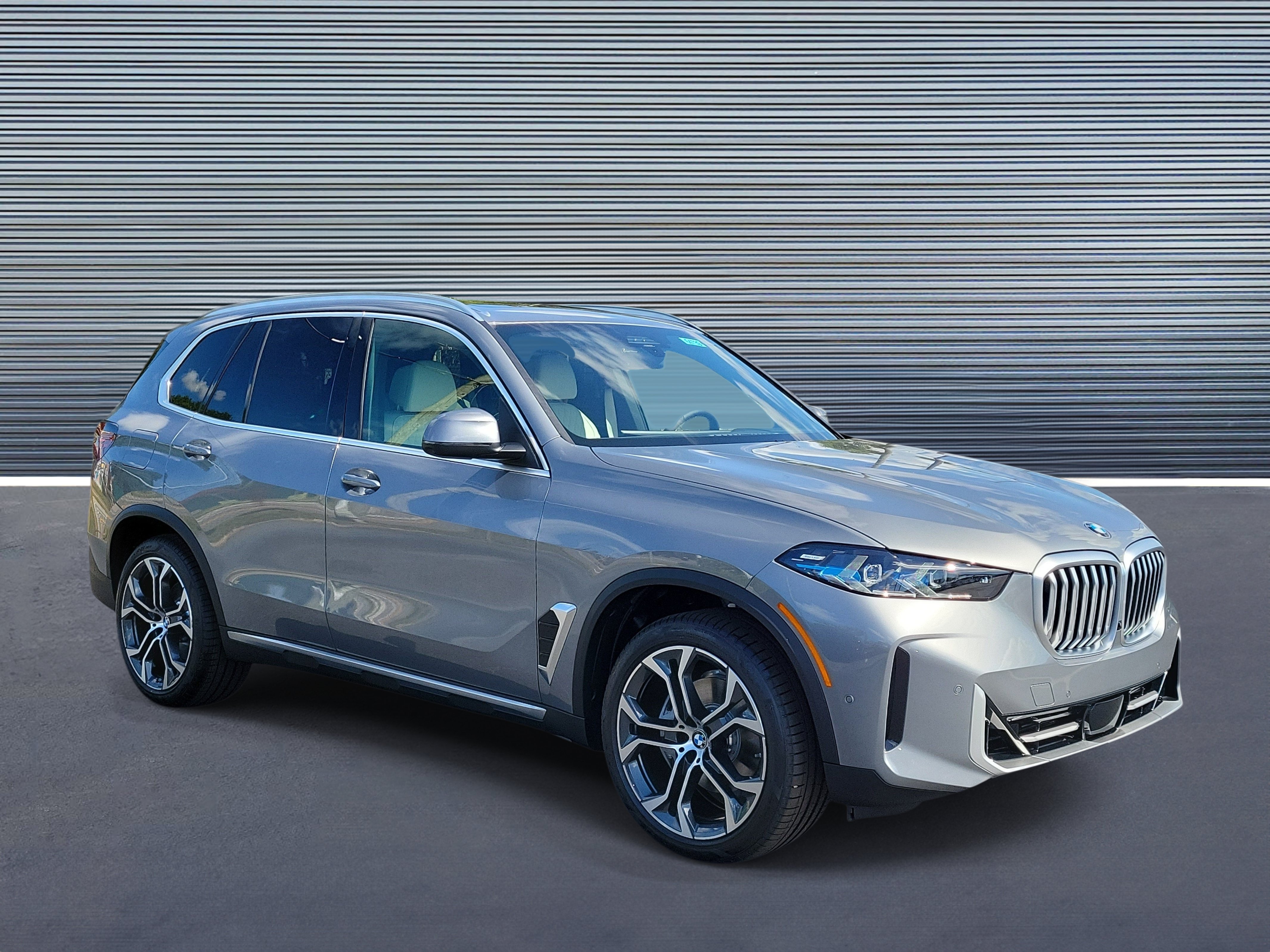 New 2026 BMW X5 xDrive40i AWD/4WD image 2