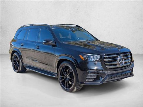 Certified 2026 Mercedes-Benz GLS 580 4MATIC image 3