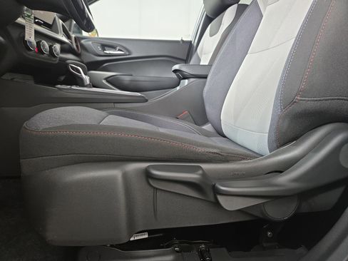 Certified 2024 Chevrolet Trax RS w/ Driver Confidence Package image 29