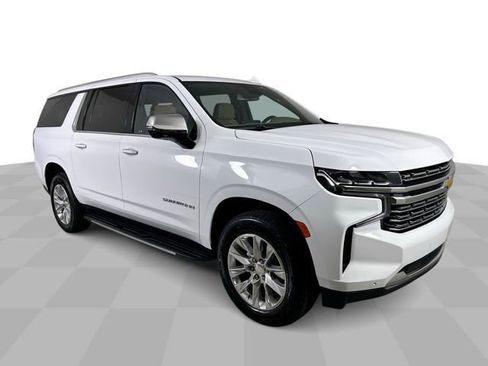 Used 2024 Chevrolet Suburban Premier RWD image 2