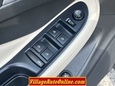 Used 2020 Buick Envision Essence AWD/4WD image 12