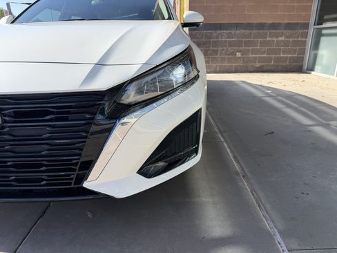 Used 2025 Nissan Altima 2.5 SL AWD/4WD image 11